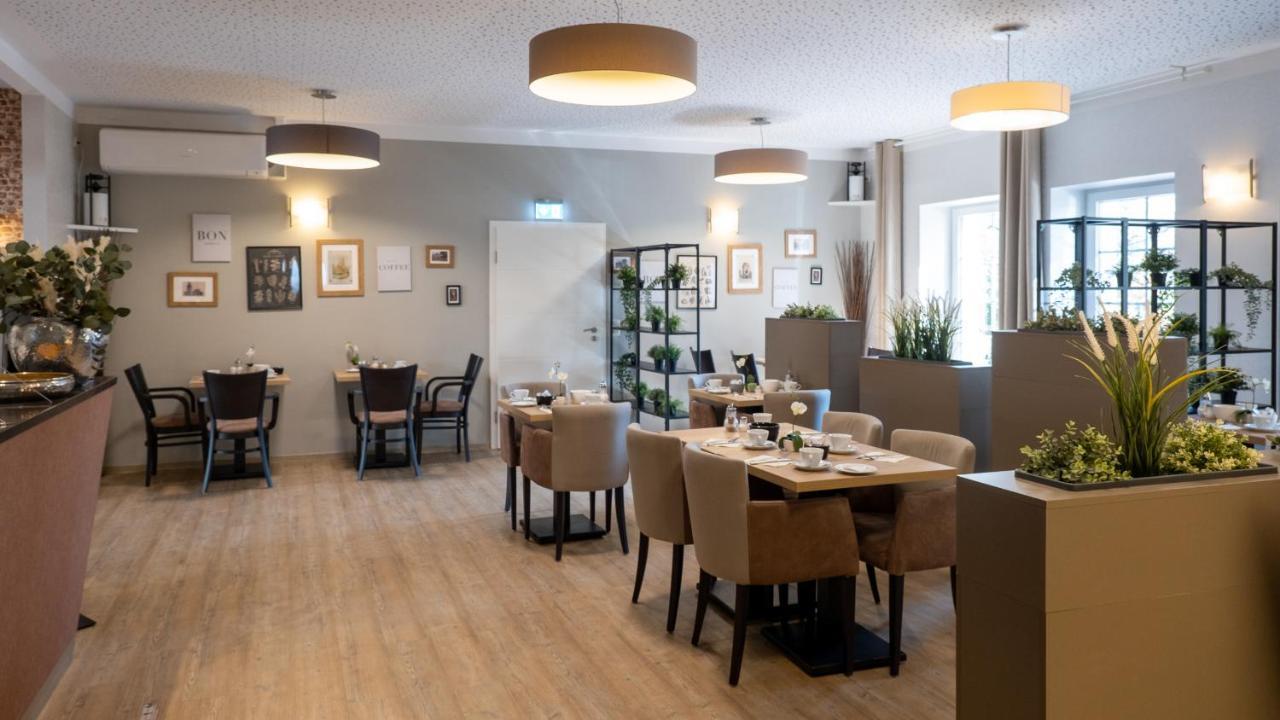 Hotel Am Uenglinger Tor Стендаль Экстерьер фото